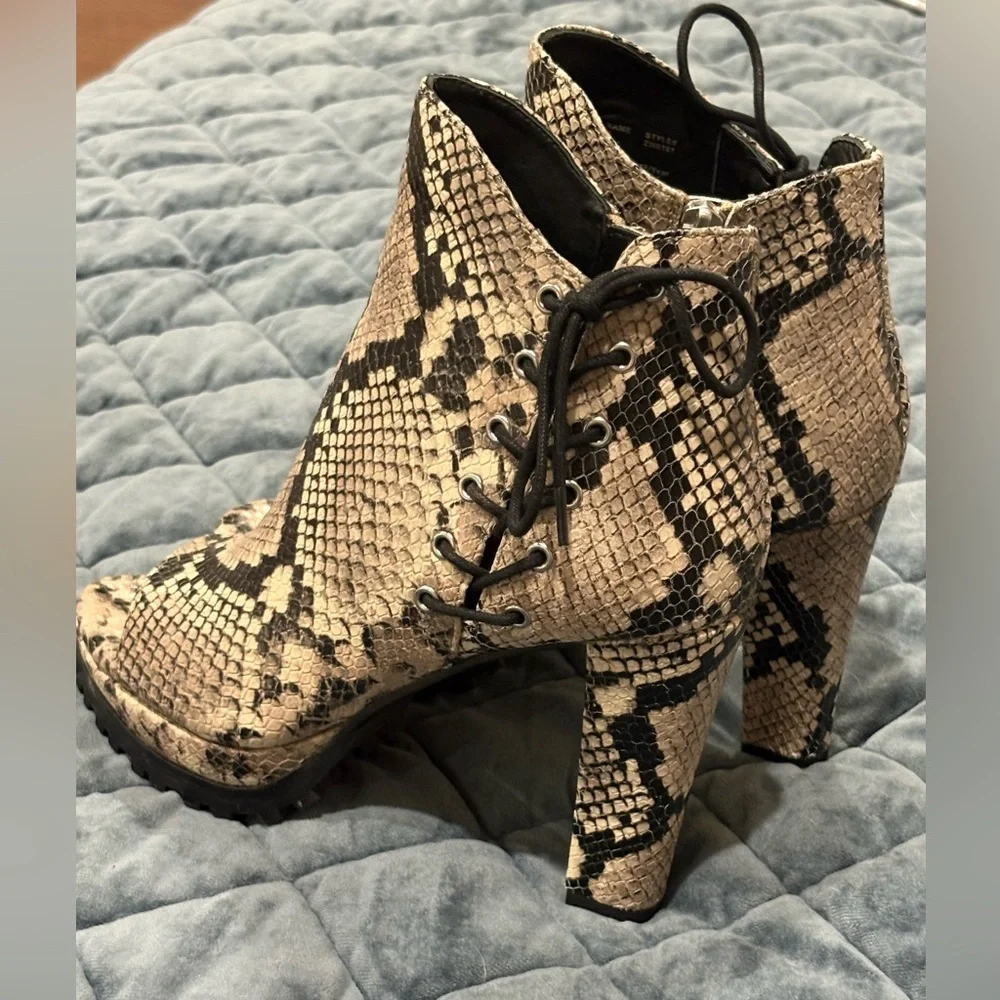 Women’s size 8, All Saints Snakeskin Ankle Peep Toe Boots - Picture 4 of 4